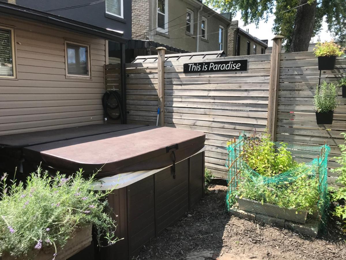 Love-Nest With Private Hot Tub Toronto Dış mekan fotoğraf