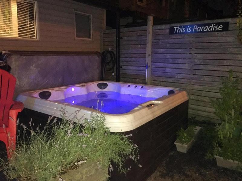 Love-Nest With Private Hot Tub Toronto Dış mekan fotoğraf